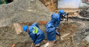 Fue reabierta la vía de ingreso a Guarne en el sector La Bomba tras cuatro días de trabajos intensos.