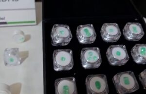 Capturado un hombre que transportaba más de 100 esmeraldas y material en bruto en un bus de servicio público.