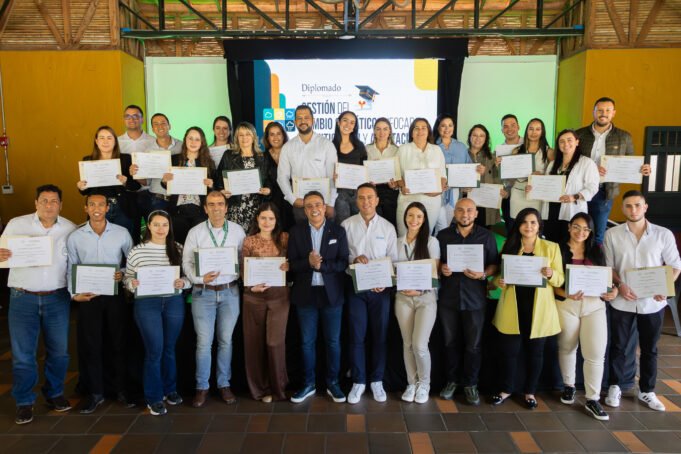 Cornare entrega actualización del riesgo climático, herramienta clave para fortalecer la toma de decisiones en la región.