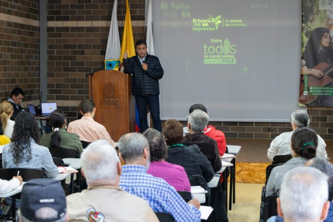 Cornare avanza en la actualización del PGAR, instrumento clave para la planificación ambiental del territorio.
