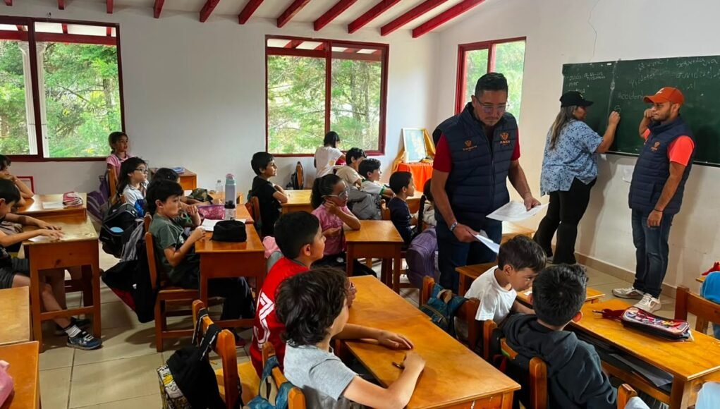 Mil alumnos de Guarne ya hacen parte de la campaña de educación vial con realidad virtual.