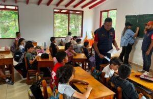 Mil alumnos de Guarne ya hacen parte de la campaña de educación vial con realidad virtual.