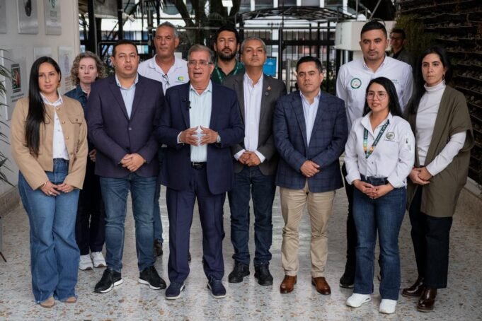 Minambiente activa respuesta territorial para controlar a los hipopótamos y proteger a las comunidades.