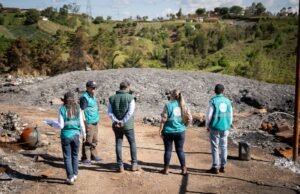 Tras incendio en Rionegro, Cornare impone medida preventiva en flagrancia a la Fundación Botellas de Amor.