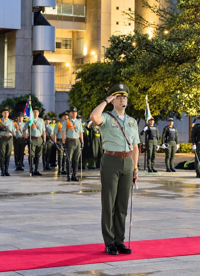 Perfil del Coronel Luis Fernando Serna Zapata Comandante Departamento de Policía Antioquia